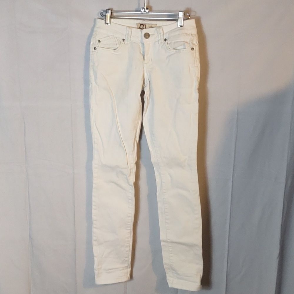l.e.i. White Denim Low Rise Women's Skinny Jeans
